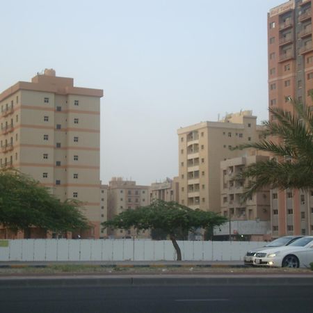 Red Tower Furnished Apartments Mahboula エクステリア 写真