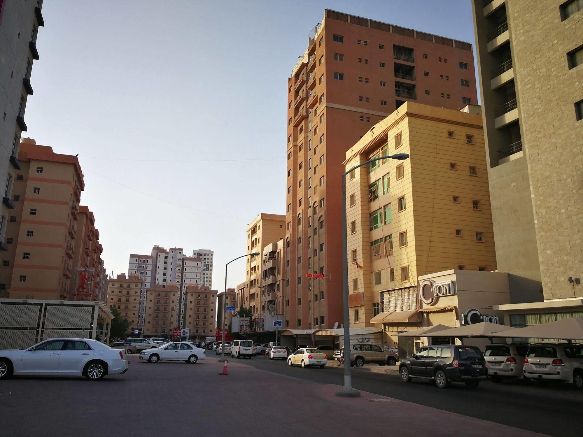 Red Tower Furnished Apartments Mahboula エクステリア 写真